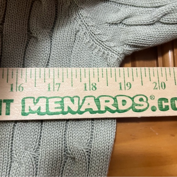 Brandy Melville Gray Cable Knit Sweater Size Medium - Picture 8 of 9